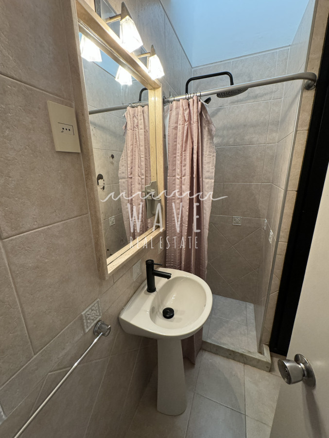 Apartamento ID.4272 - Península, Venta y Alquiler Anual, 2 dormitorios, terraza, gge.