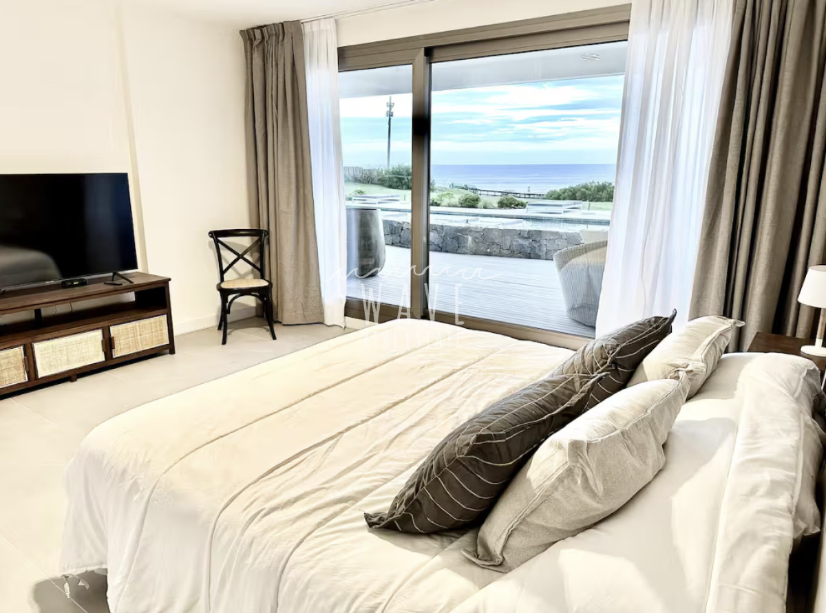 Apartamento ID.4270 - Venta de Apartamento, 3 dormitorios en suite en Manantiales, edificio con amenities