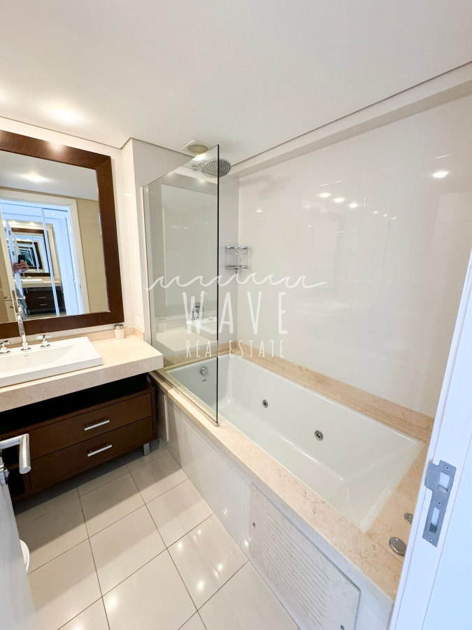 Apartamento ID.4602 - Venta y alquiler apartamento en torre premium en primera línea de la playa Mansa