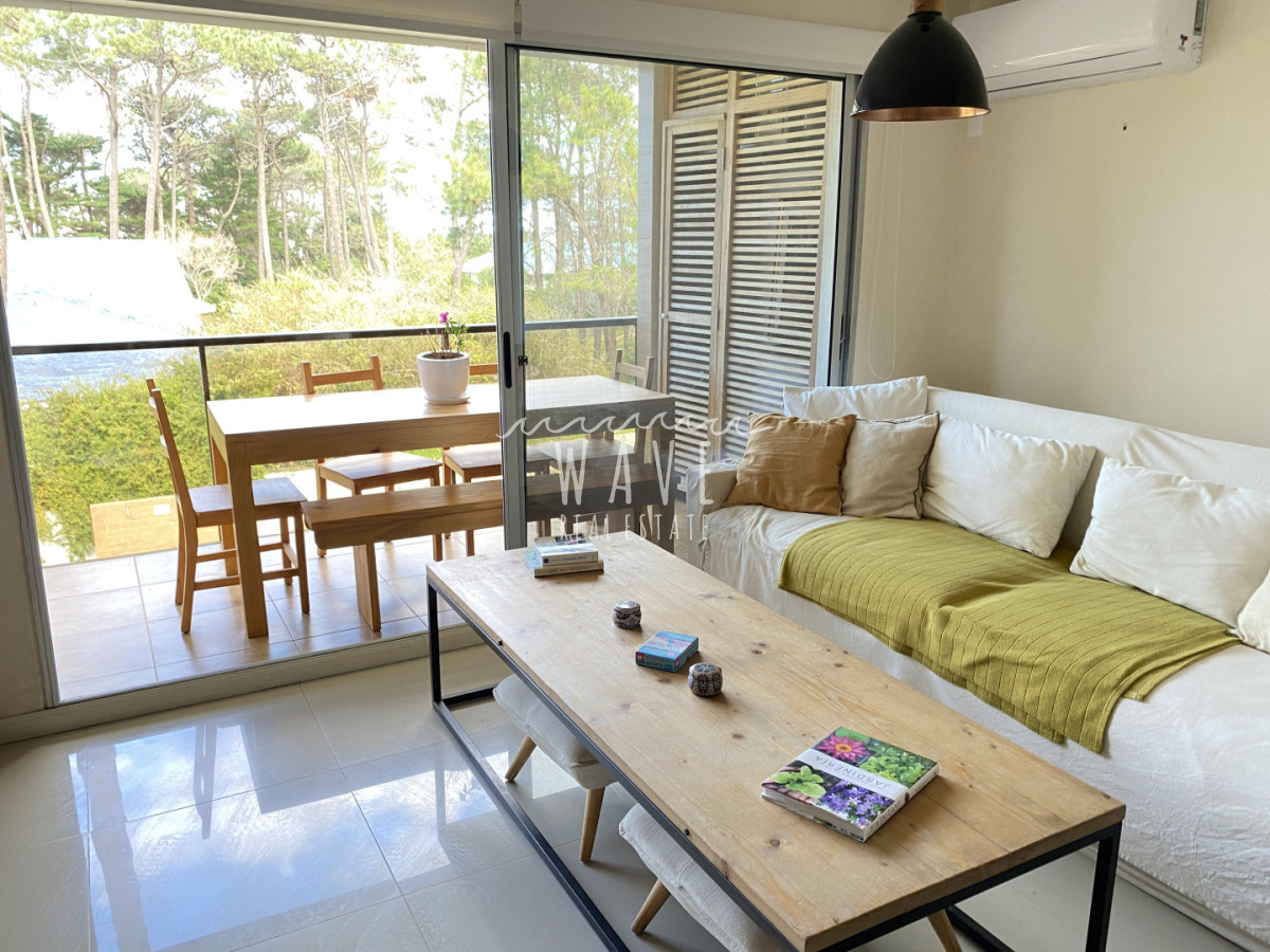 Apartamento ID.5393 - Venta de apartamento de 2 dormitorios en Rincón del Indio, Pda 23, orientación bosque con vista al mar, parrillero propio