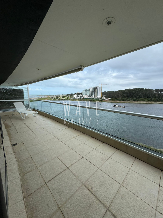 Apartamento ID.4483 - Alquiler Verano, Mansa, primera línea, 3 dormitorios. Full Amenities