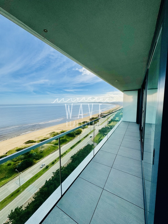 Apartamento ID.4074 - Venta apartamento, primera fila playa mansa, Punta del Este 