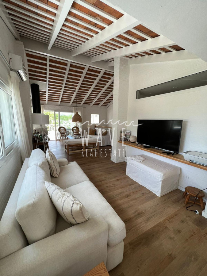 Apartamento ID.4312 - La Barra, a metros del agua, 3 suites, terraza con parrillero, mirador al mar.