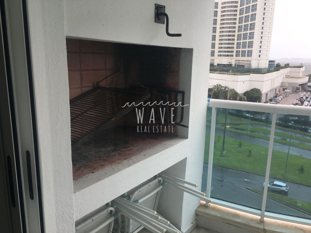 Apartamento ID.3732 - Mansa, a pasos de la Península y muy cerca del puerto. 2 dormitorios. Todos los servicios.