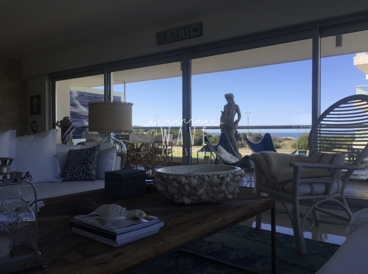 Apartamento ID.4927 - Venta de Apartamento, Parada 31 de la Brava, frente al mar. 3 suites y 