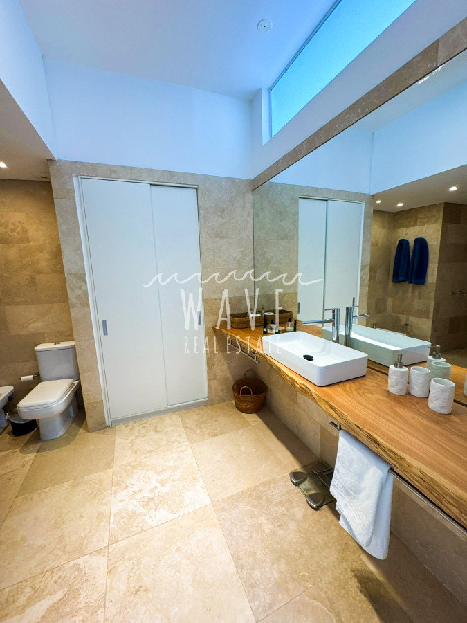 Apartamento ID.4945 - Espectacular penthouse en alquiler y venta la barra 