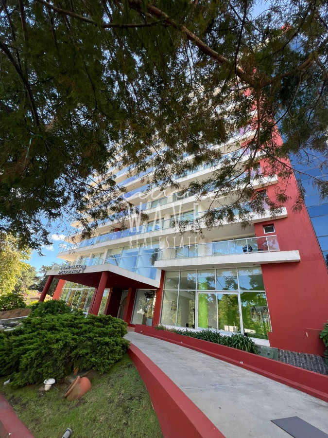 Apartamento ID.4210 - Venta de apartamento 2 dormitorios , torre con servicios en Av. Roosevelt