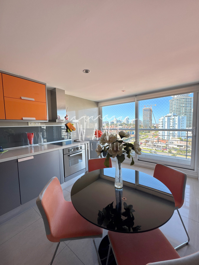 Apartamento ID.5021 - Alquiler temporal departamento Playa Mansa, 3 dormitorios y dependencia, Punta del este 