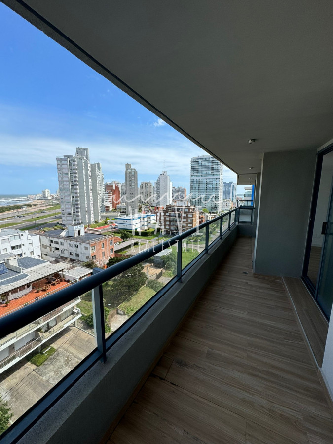 Apartamento ID.4859 - Venta de Apartamento con 2 dormitorios a pasos de playa brava
