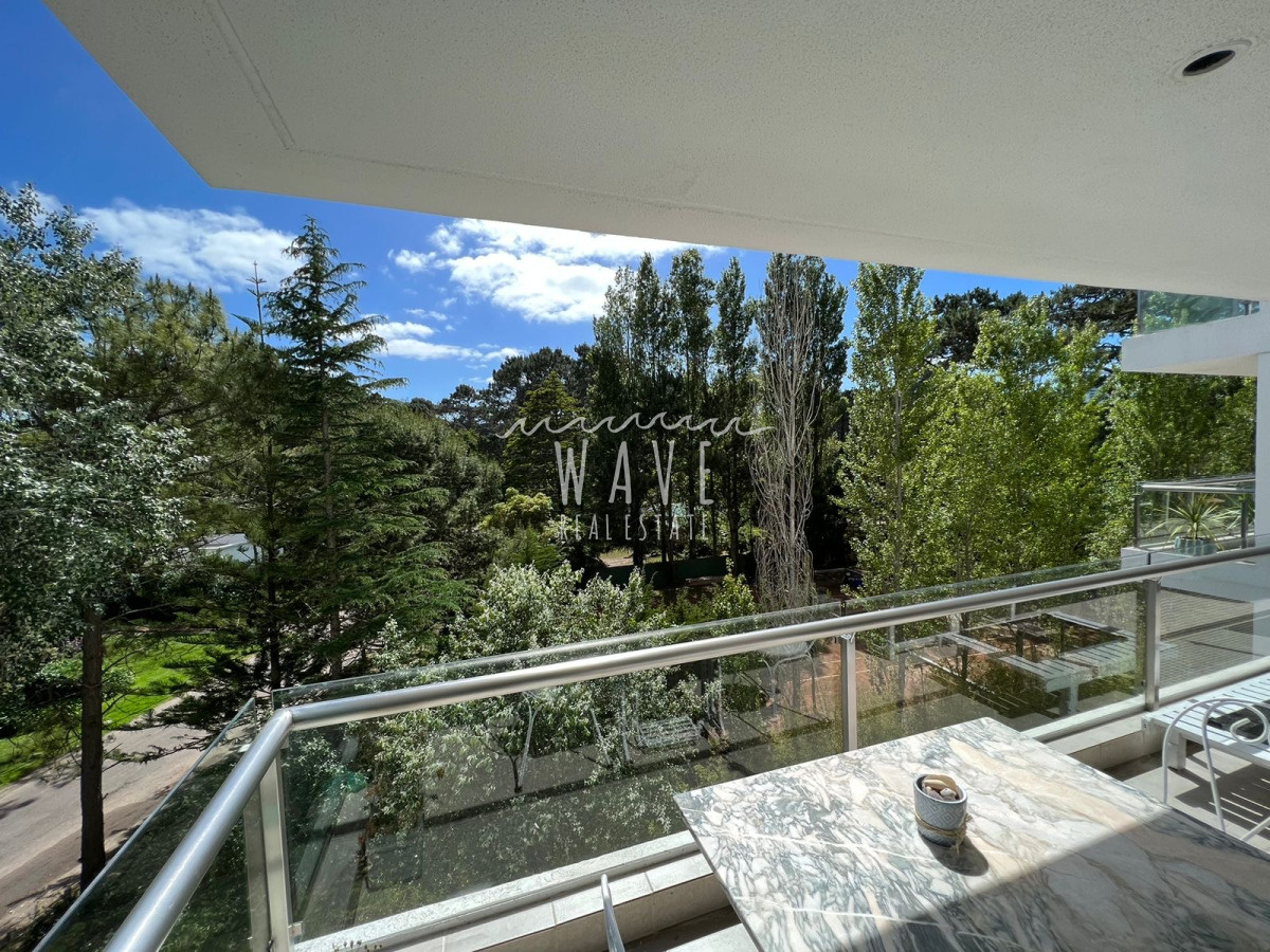 Apartamento ID.4719 - Alquiler departamento 2 dormitorios, Punta del Este, playa brava.