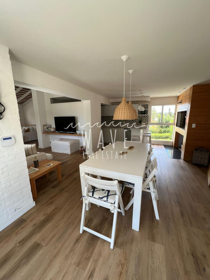 Apartamento ID.4312 - La Barra, a metros del agua, 3 suites, terraza con parrillero, mirador al mar.