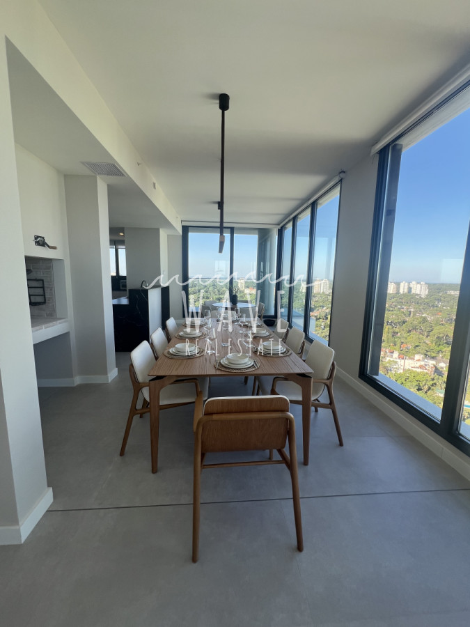 Apartamento ID.4765 - Venta Penthouse duplex, Playa Mansa, Punta del Este 