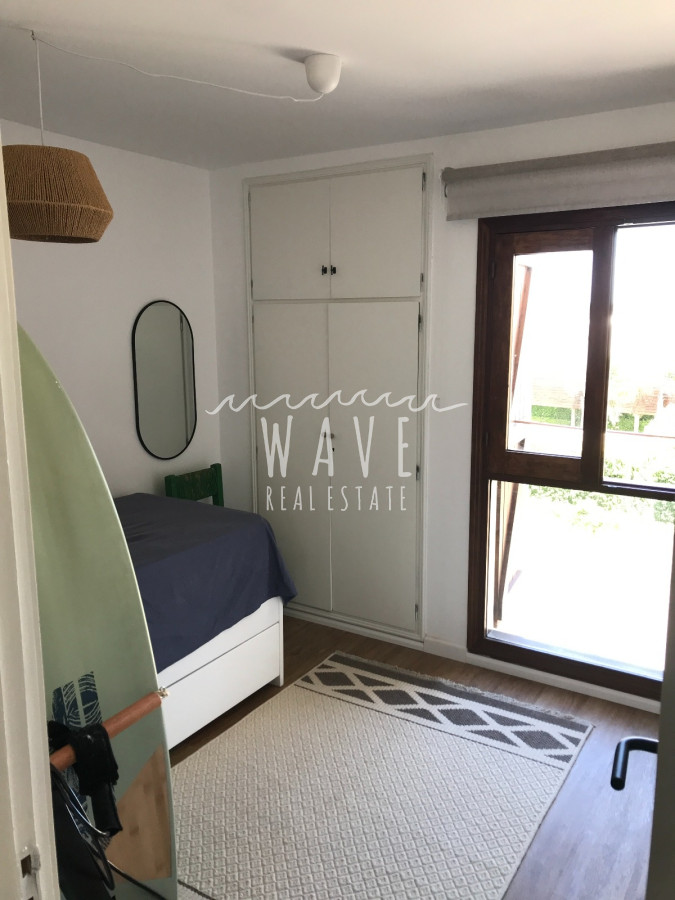 Apartamento ID.4450 - Disponible Alquiler Invernal, Apto en La Barra a metros del mar. 2 dormitorios, terraza.