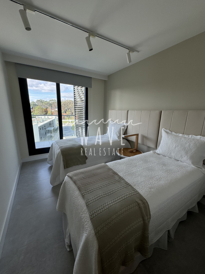 Apartamento ID.4070 - Venta departamento 3 Dorm playa mansa, Punta del este