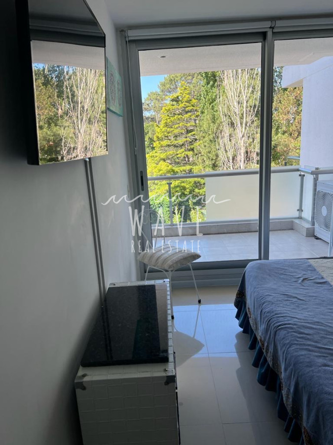 Apartamento ID.4719 - Alquiler departamento 2 dormitorios, Punta del Este, playa brava.