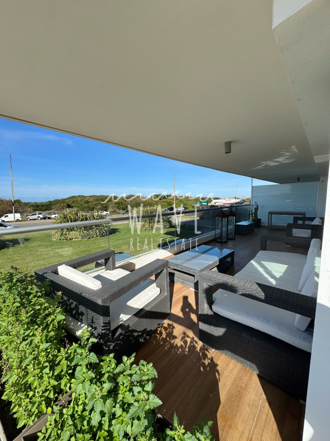 Apartamento ID.4879 - Brava, primera línea, unidad esquinera, 3 suites y dep.