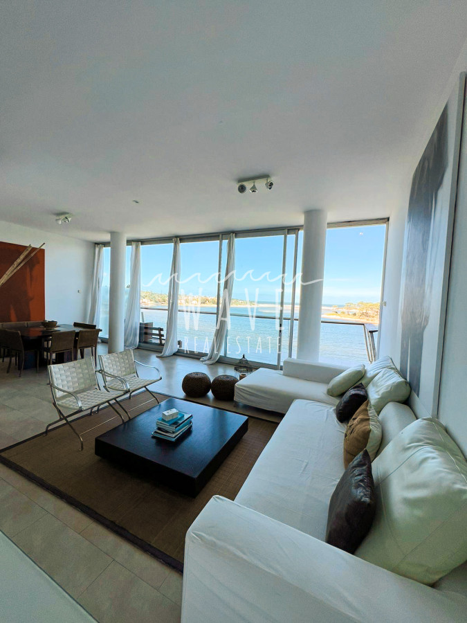 Apartamento ID.4315 - Penthouse en alquiler en exclusiva Torre Delamar.