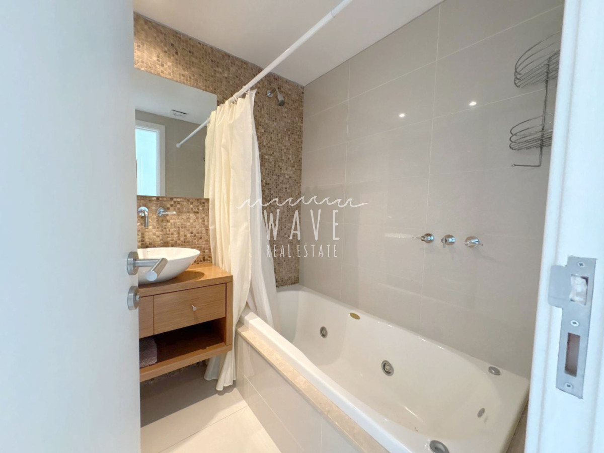 Apartamento ID.5366 - Venta Alquiler temporal Departamento dos dormitorios Playa brava