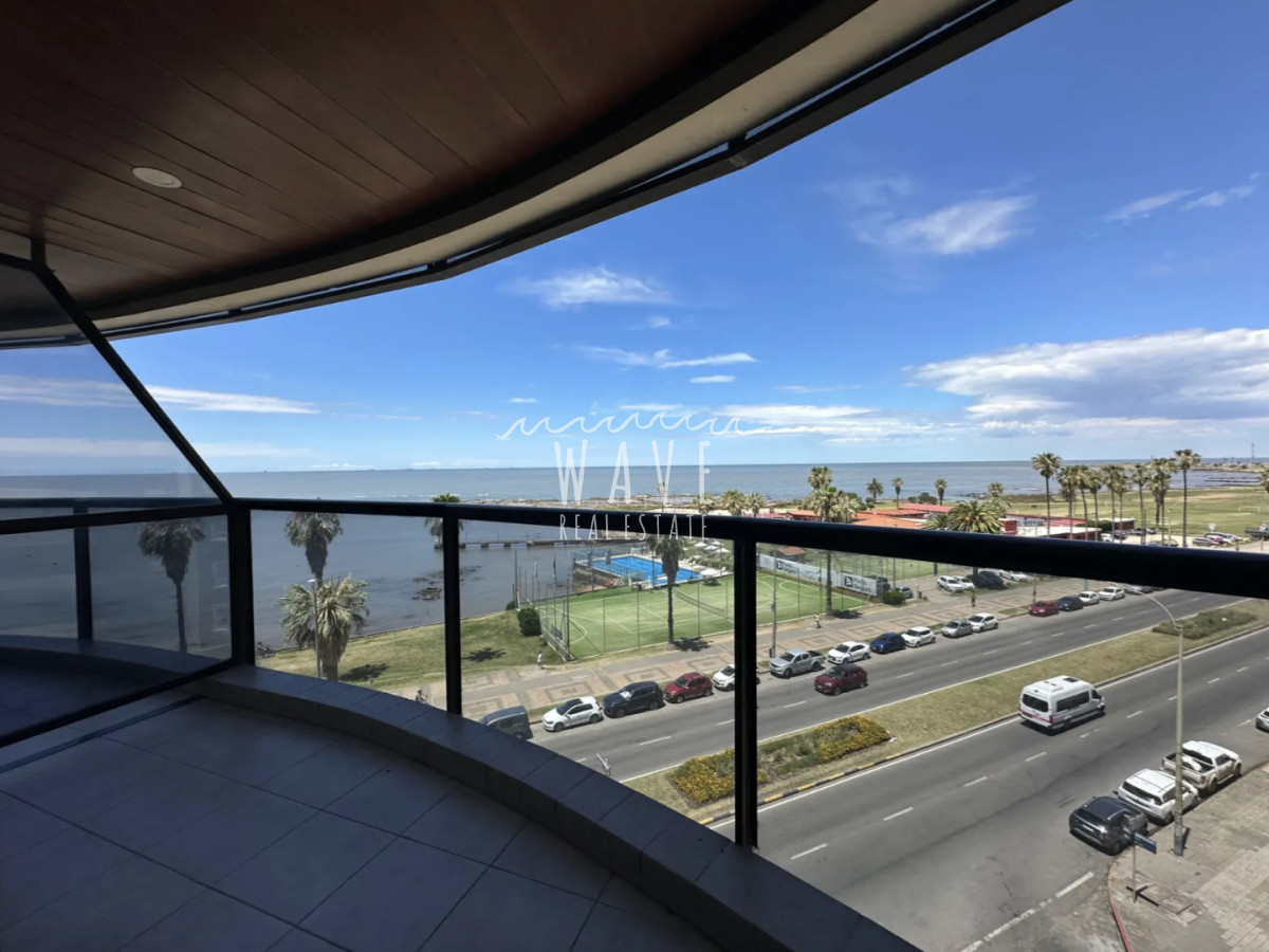 Apartamento ID.5460 - Venta de apartamento de 2 dormitorios en Rambla de Punta Carretas, Montevideo