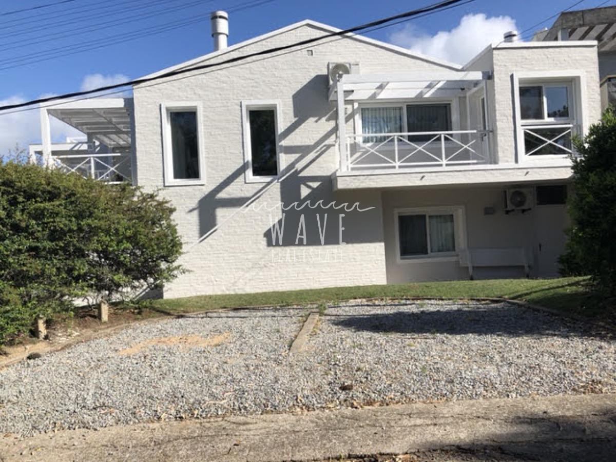 Apartamento ID.4312 - La Barra, a metros del agua, 3 suites, terraza con parrillero, mirador al mar.