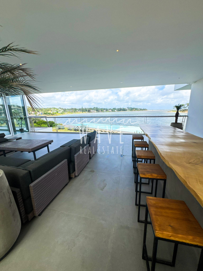 Apartamento ID.4944 - Exclusiva unidad en alquiler y venta primera línea La Barra 