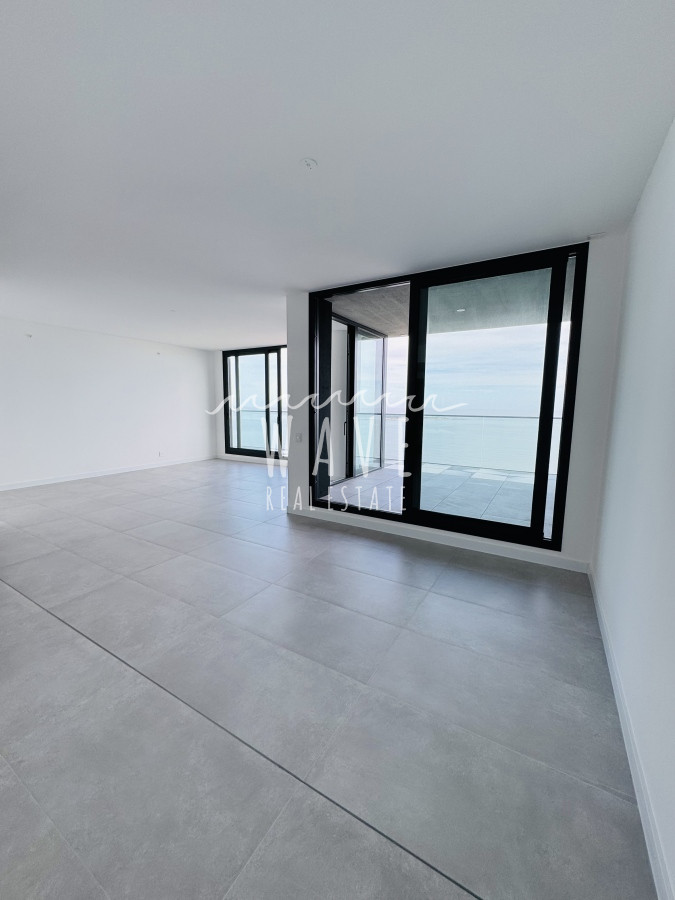 Apartamento ID.4107 - Venta Espectacular Penthouse, primera fila playa mansa