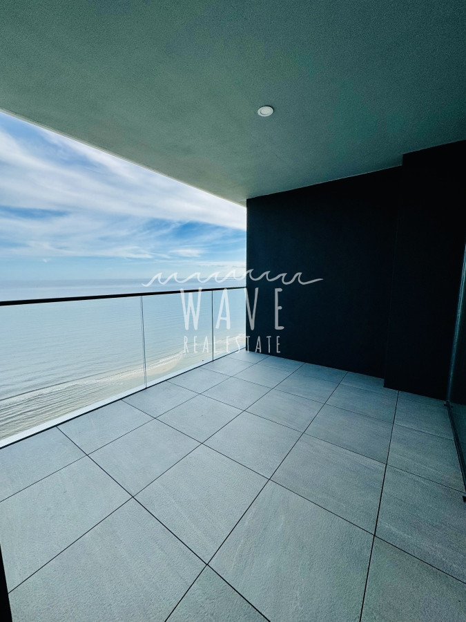 Apartamento ID.4107 - Venta Espectacular Penthouse, primera fila playa mansa