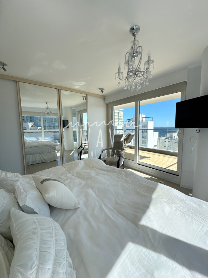 Apartamento ID.5021 - Alquiler temporal departamento Playa Mansa, 3 dormitorios y dependencia, Punta del este 