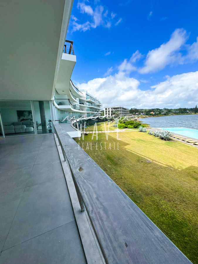 Apartamento ID.4944 - Exclusiva unidad en alquiler y venta primera línea La Barra 