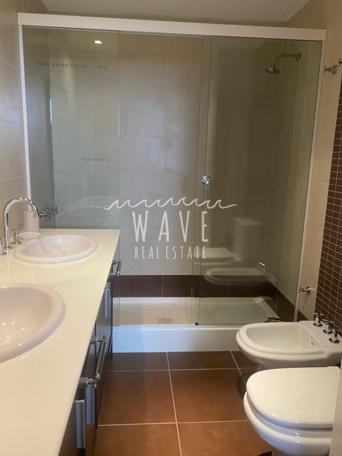 Apartamento ID.4882 - Venta de  Apartamento, con 1 dormitorio, en Playa Brava, con amenities