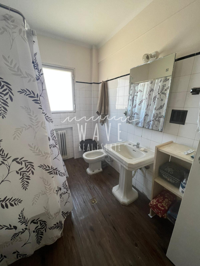 Apartamento ID.1566 - Montevideo, centro, 2 dormitorios, 2 baños. Ambientes amplios, buena luz. 