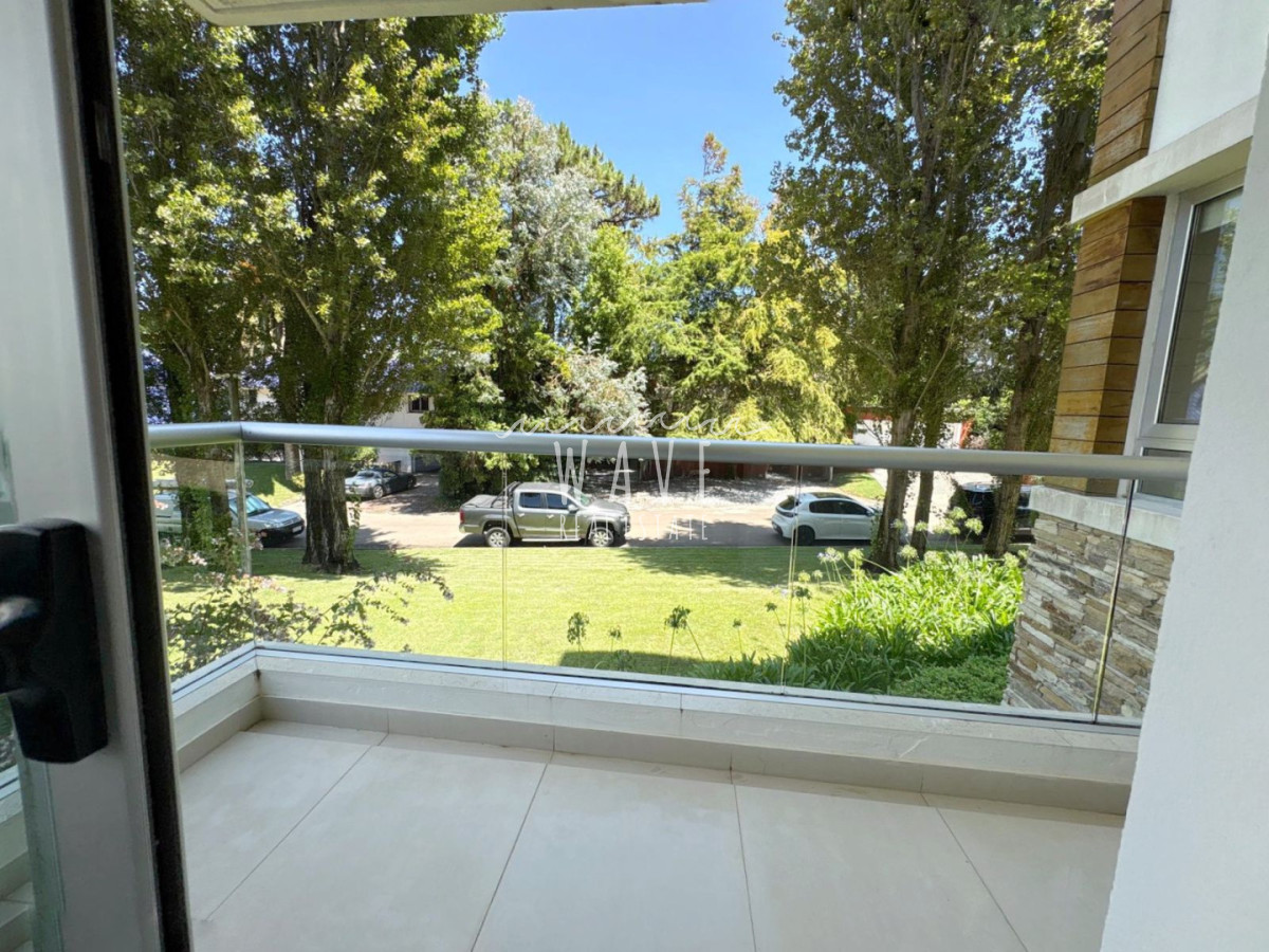 Apartamento ID.5366 - Venta Alquiler temporal Departamento dos dormitorios Playa brava