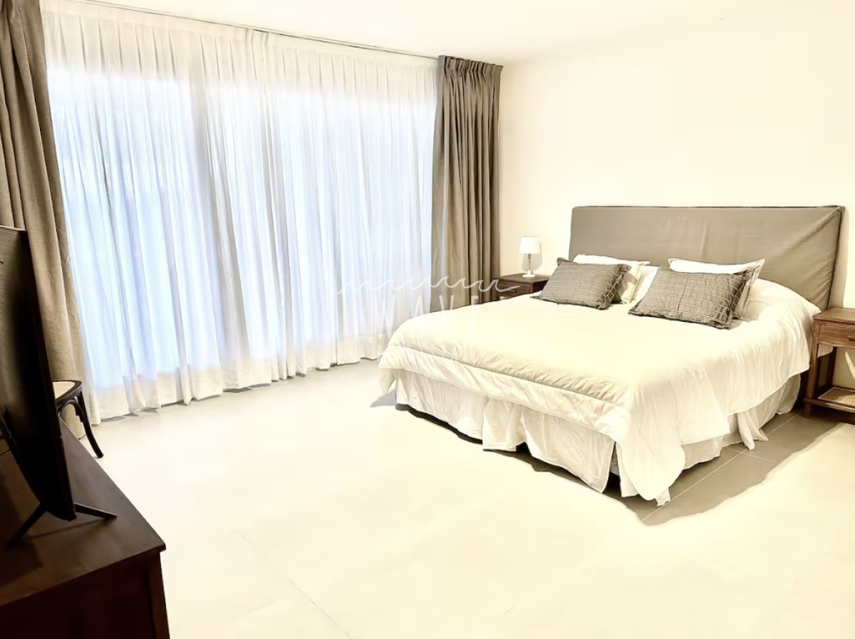 Apartamento ID.4270 - Venta de Apartamento, 3 dormitorios en suite en Manantiales, edificio con amenities