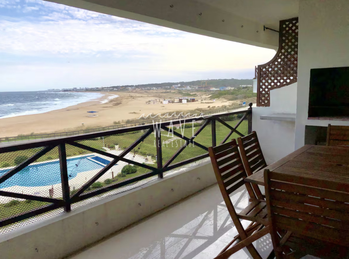 Apartamento ID.4764 - Alquiler Anual, Apartamento frente a Bikini Beach, Manantiales, 4 dormitorios y vista al mar