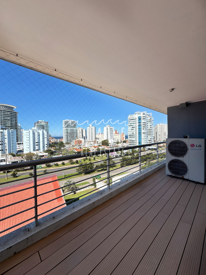 Apartamento ID.5021 - Alquiler temporal departamento Playa Mansa, 3 dormitorios y dependencia, Punta del este 