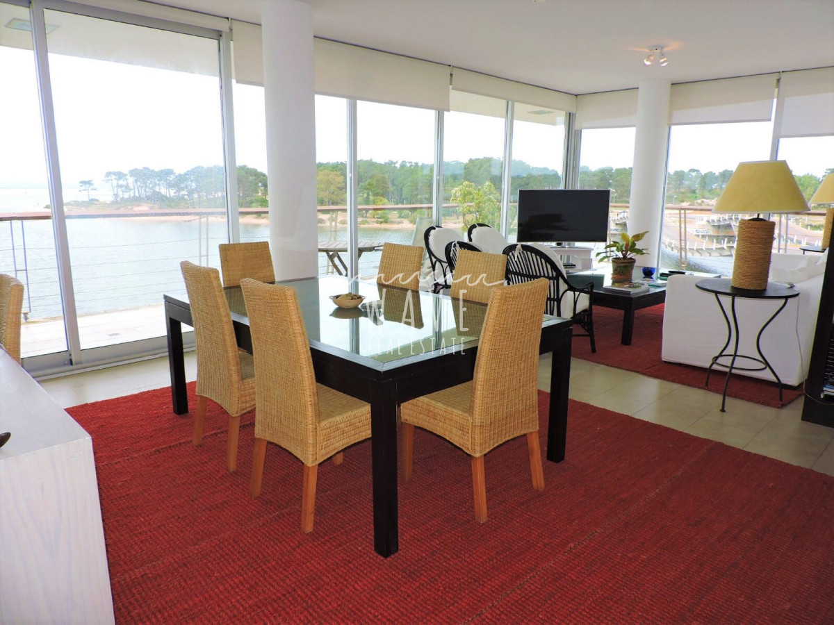 Apartamento ID.1240 - DELAMAR, Alquiler Anual. Sobre el arroyo, unidad de 3 dormitorios. 