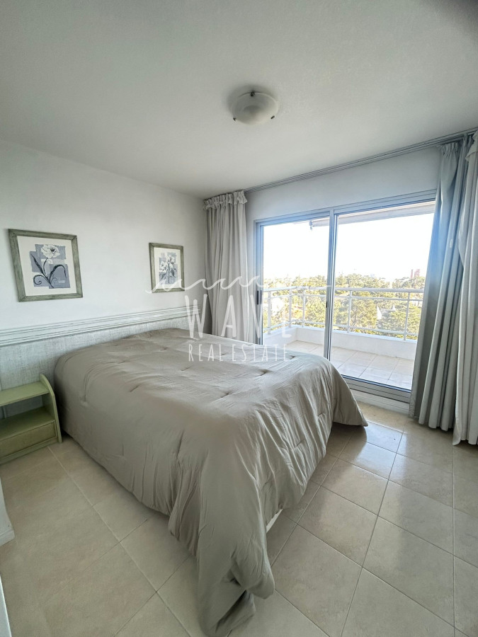 Apartamento ID.4844 - ALQUILER Y VENTA de apartamento 3 dormitorios frente a punta shopping