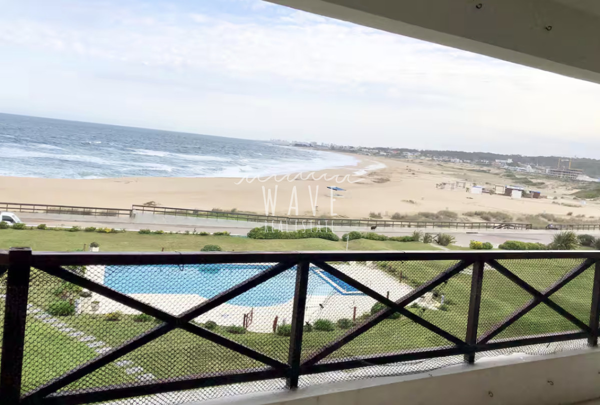Apartamento ID.4764 - Alquiler Anual, Apartamento frente a Bikini Beach, Manantiales, 4 dormitorios y vista al mar