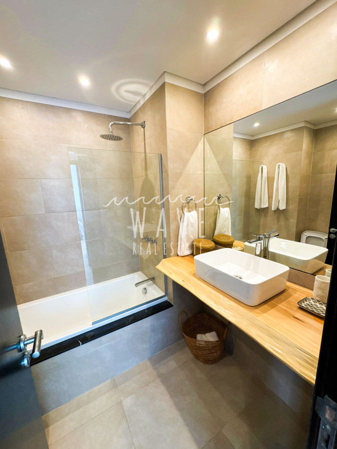 Apartamento ID.4945 - Espectacular penthouse en alquiler y venta la barra 