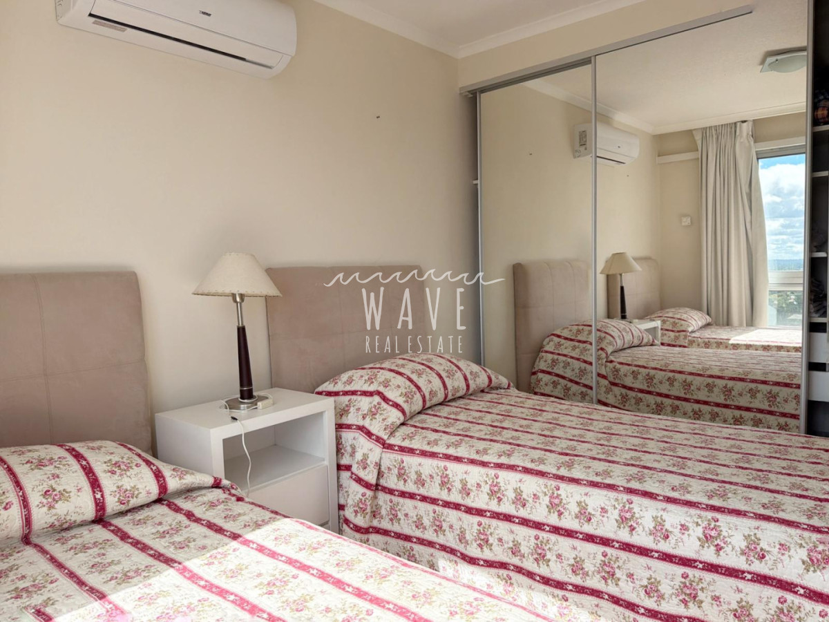 Apartamento ID.5457 - Venta Ocean Drive Piso Alto 3 dorm en suite