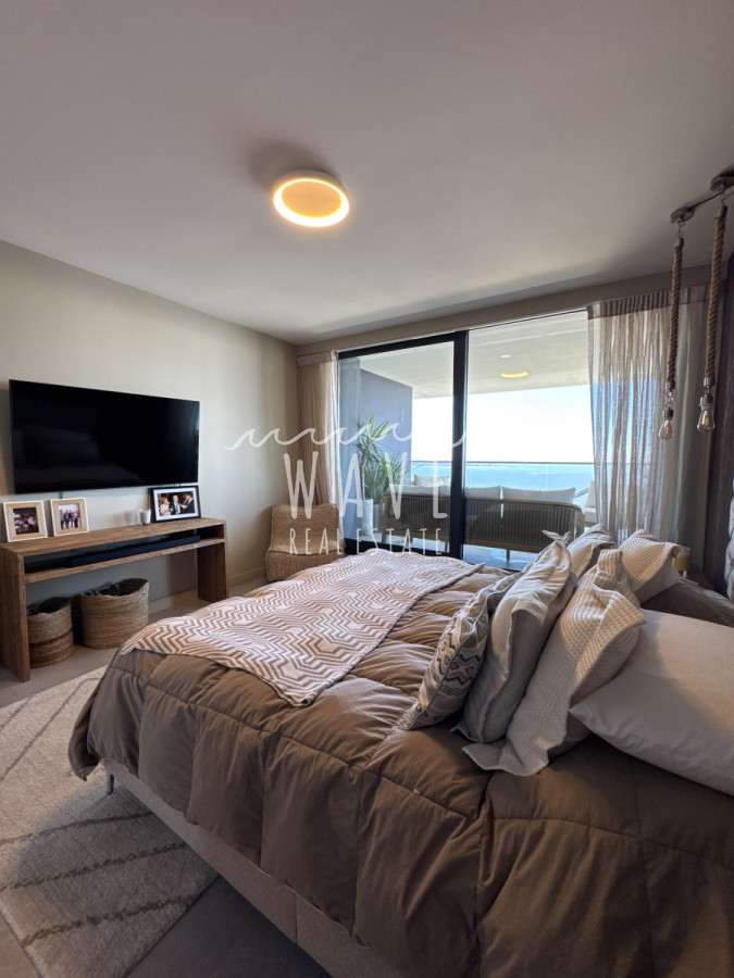 Apartamento ID.4974 - Venta Departamento Mansa, 3 dormitorios, Punta del Este 