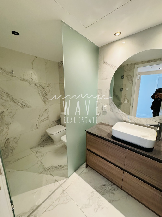 Apartamento ID.4074 - Venta apartamento, primera fila playa mansa, Punta del Este 