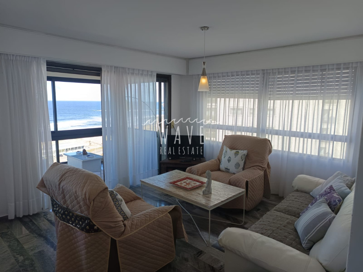 Apartamento ID.5560 - Venta de apartamento de 3 dormitorios en Playa Brava, Punta del Este
