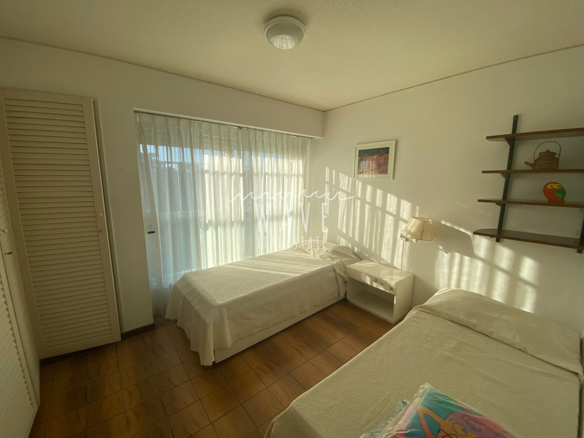Apartamento ID.1644 - Venta Apartamento en Cantegril amplios 2 dormitorios 2 baños servicios
