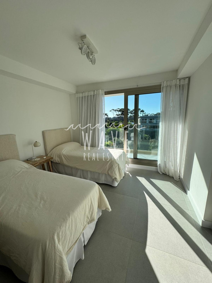 Apartamento ID.1668 - Apartamento en alquiler, Manantiales, exclusivo, frente al mar. 3 suites, terrazas. Nuevo.