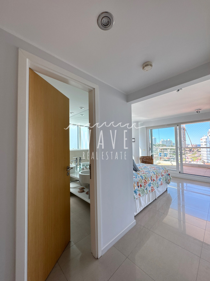 Apartamento ID.5021 - Alquiler temporal departamento Playa Mansa, 3 dormitorios y dependencia, Punta del este 