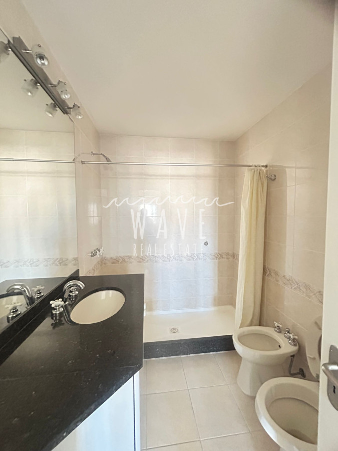 Apartamento ID.4844 - ALQUILER Y VENTA de apartamento 3 dormitorios frente a punta shopping