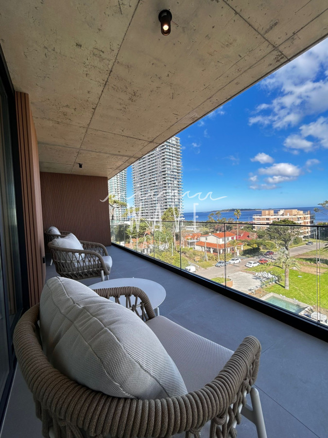 Apartamento ID.4929 - Venta departamento 3 dormitorios, playa mansa, Punta del Este 