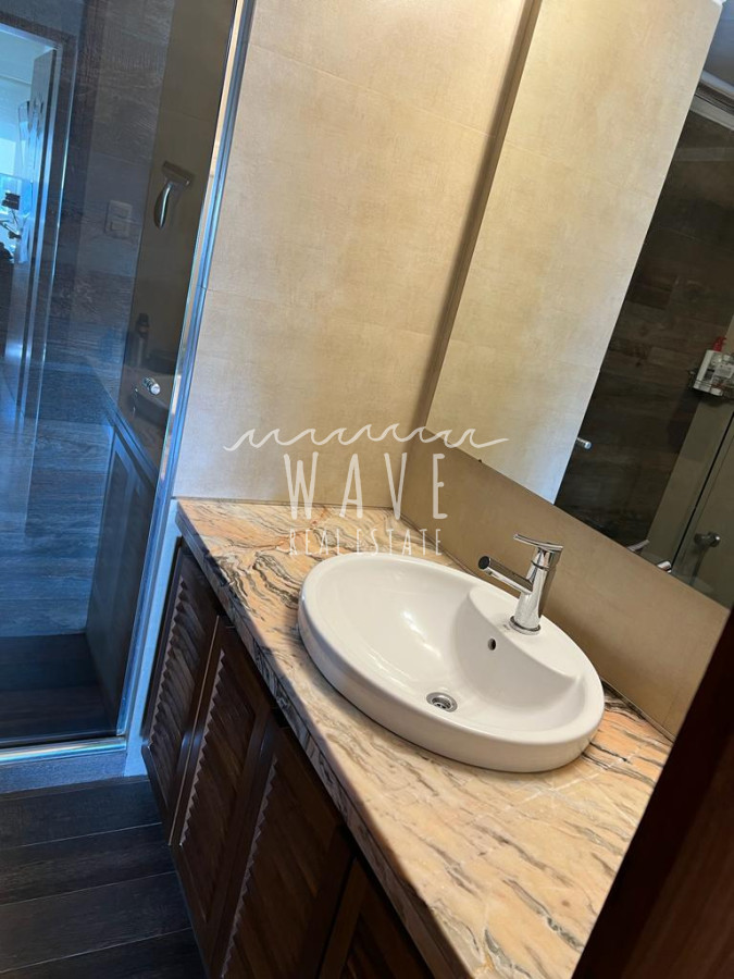Apartamento ID.1417 - Venta de Excelente Apartamento de 3 dormitorios más dependencia en Punta del Este.