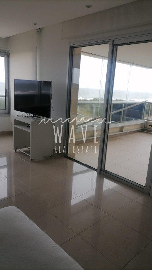 Apartamento ID.1625 - Brava frente al mar. 3 suites. Terraza al frente.